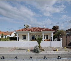Çeşme Ilıca Plajına Sıfır Sezonluk Kiralık Villa